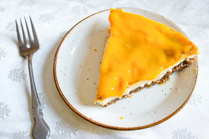 No-bake Vegan Mango Cheesecake (Gluten-Free)