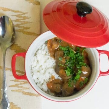 Hearty tomato mushroom stew