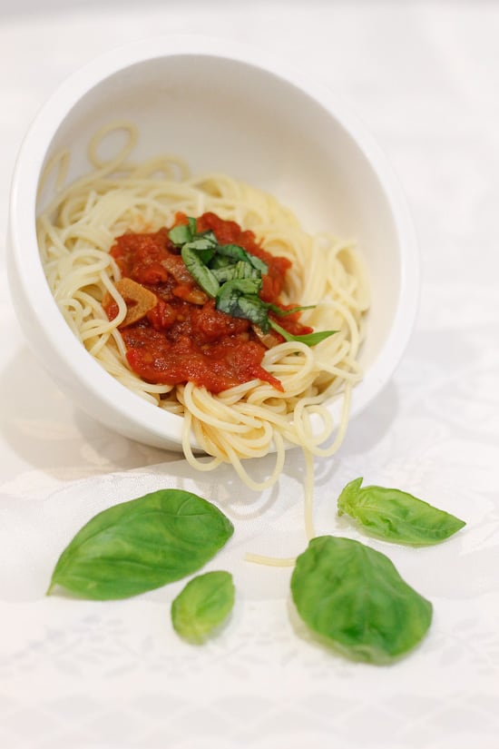 Making and canning tomato sauce… with a food mill! - Shiny Happy World