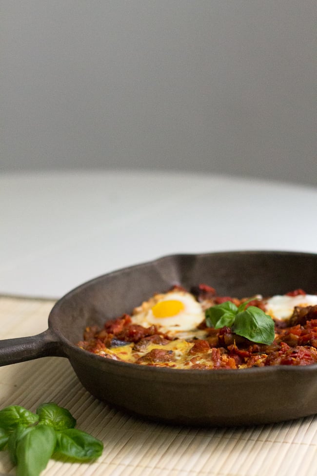 shakshuka in pan