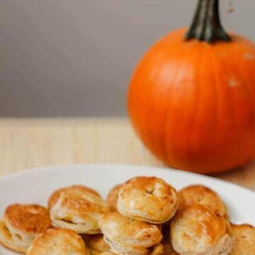 Pumpkin and caramelized onion puff pastry pockets