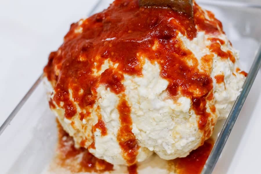 Cheesy, creamed cauliflower in smoky tomato sauce