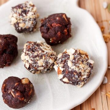 Chocolate nut energy balls