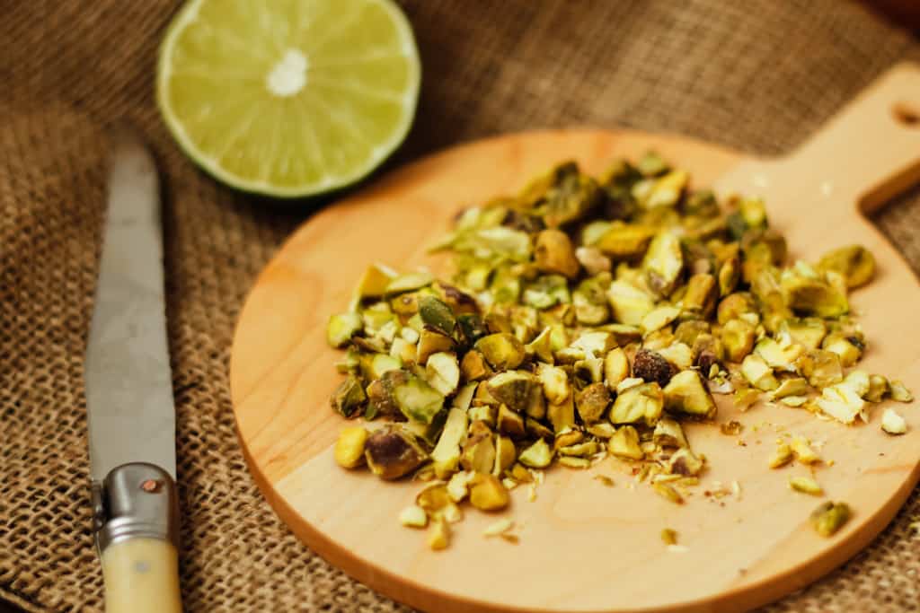 Spicy citrus salad with pistachios