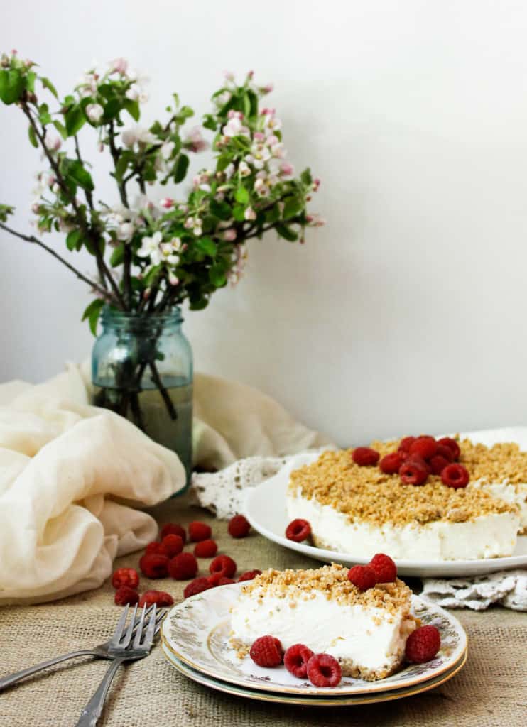 Light Israeli cheesecake with crumb topping