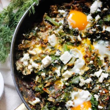 A different take on Middle Eastern breakfast, this salty and savoury green shakshuka is a perfect way to celebrate greens & the ultimate Israeli breakfast! Vegetarian, gluten-free.