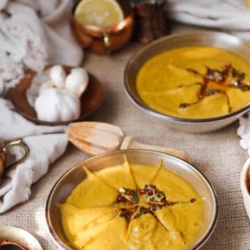 This deep and richly flavoured Moroccan carrot soup with slightly spicy chermoula is a revelation due to the pairing of garlic, cilantro and sweet, earthy carrots.
