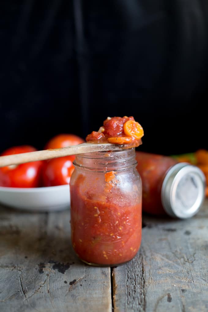 Chunky canned Italian tomato sauce