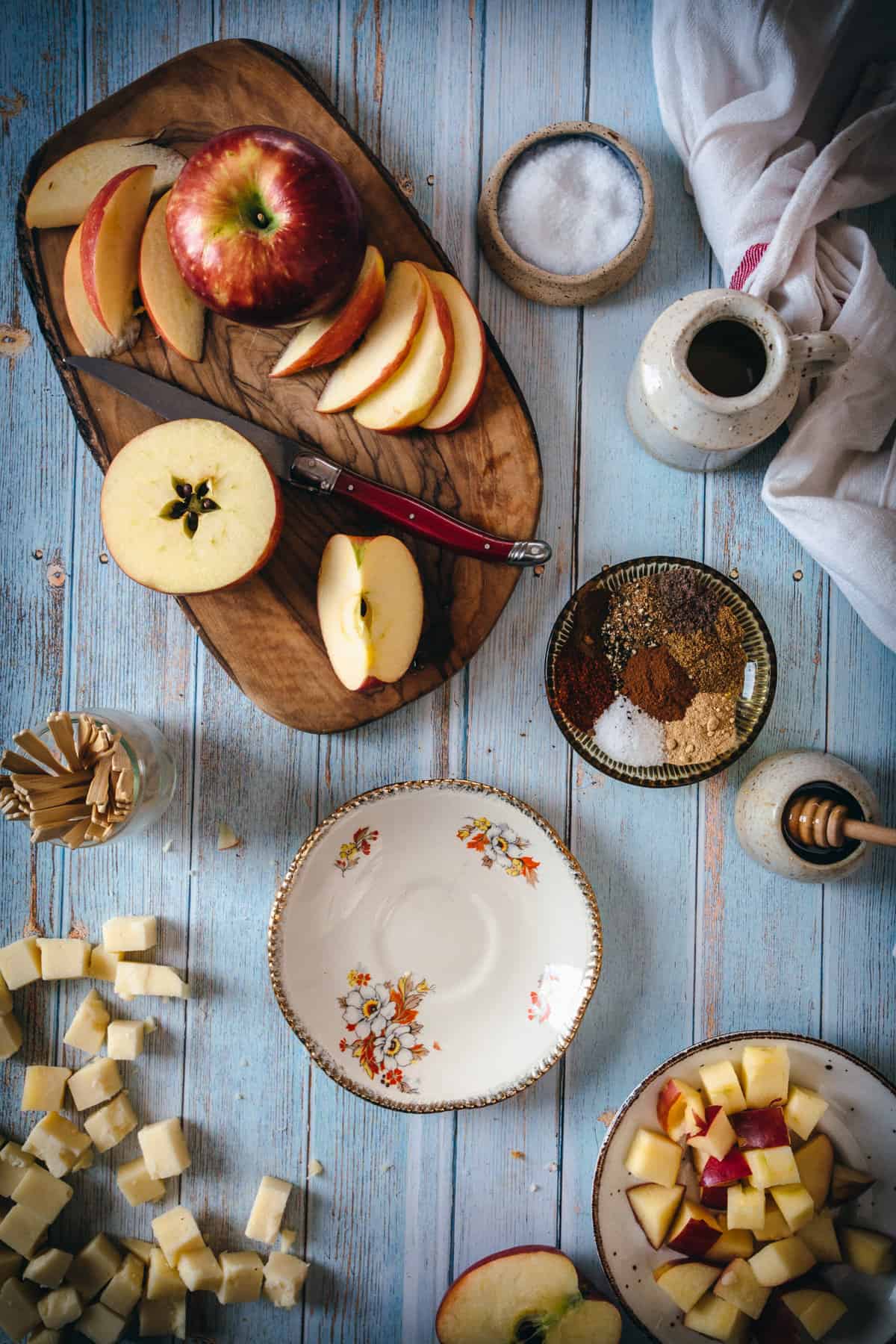 empty plate with apples