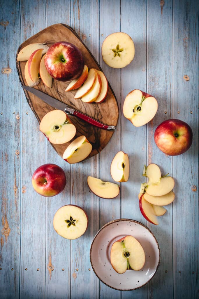 apples in different cuts