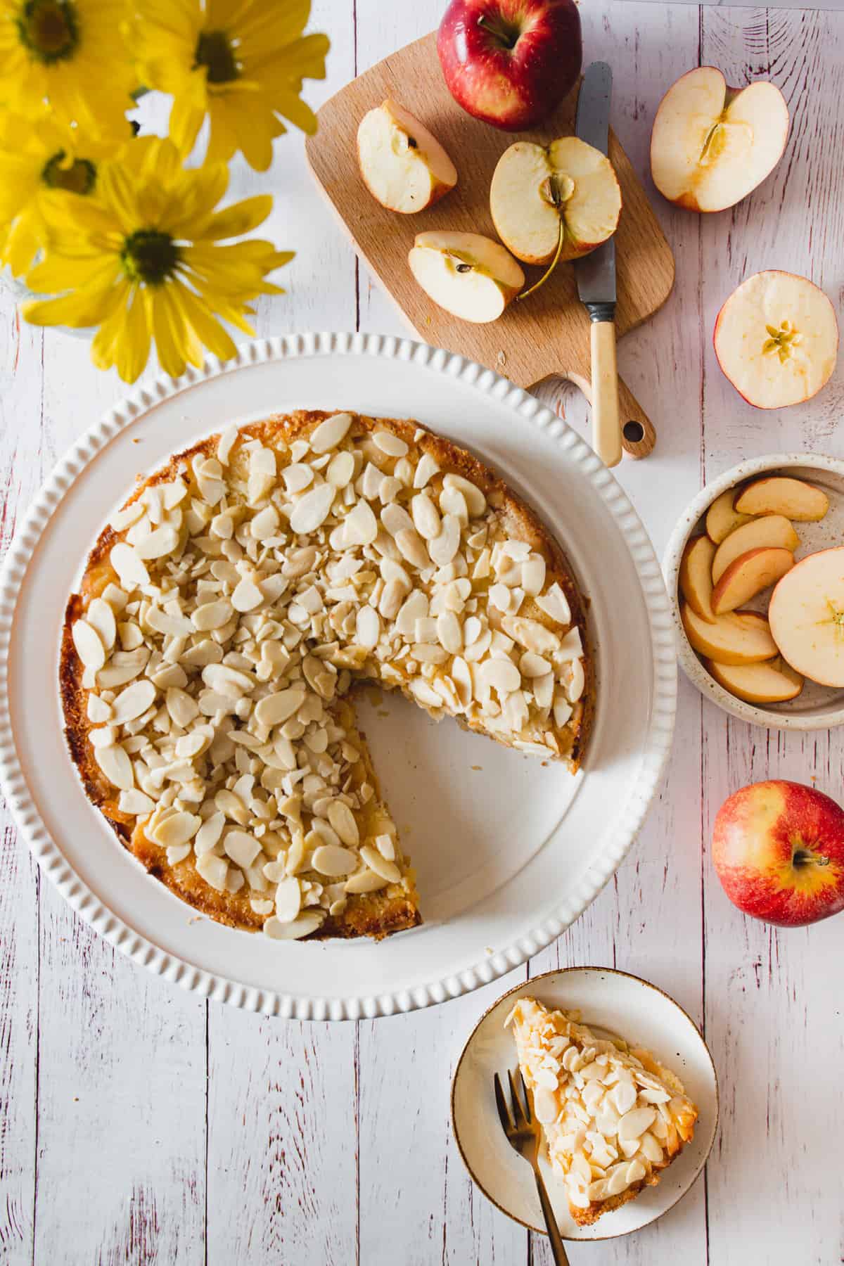 https://immigrantstable.com/wp-content/uploads/2021/05/Gluten-free-apple-cake-Gluten-free-sharlotka-17.jpg