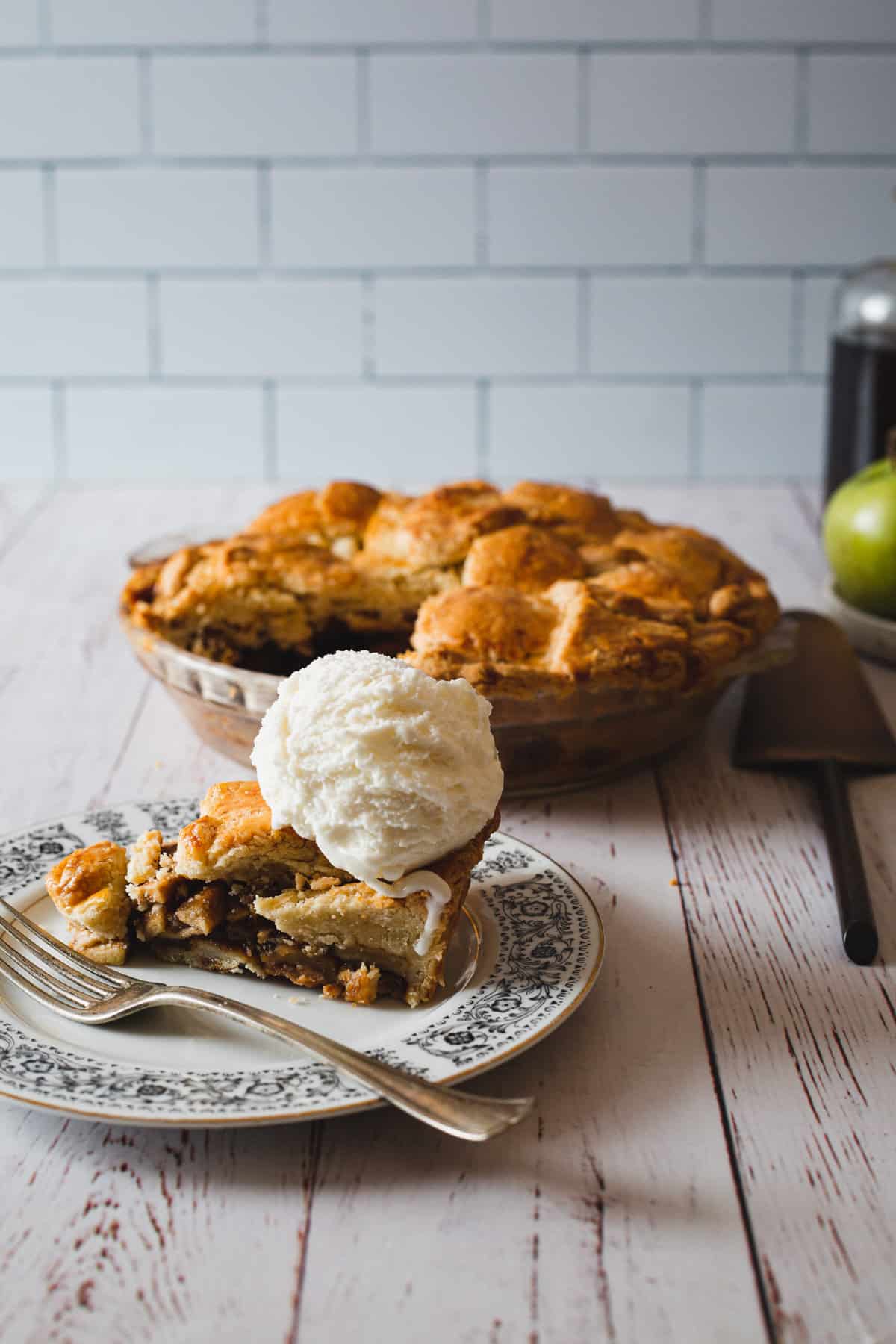 gluten free apple pie a la mode