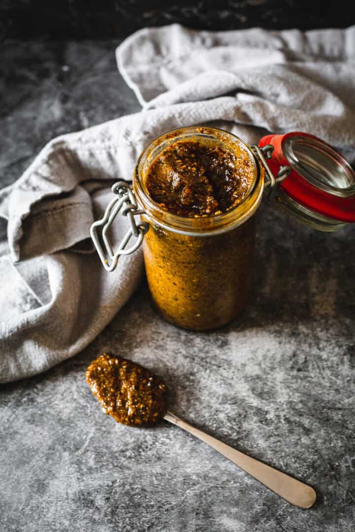how-to-make-mexican-pepita-salsa-or-salsa-macha-with-pumpkin-seeds