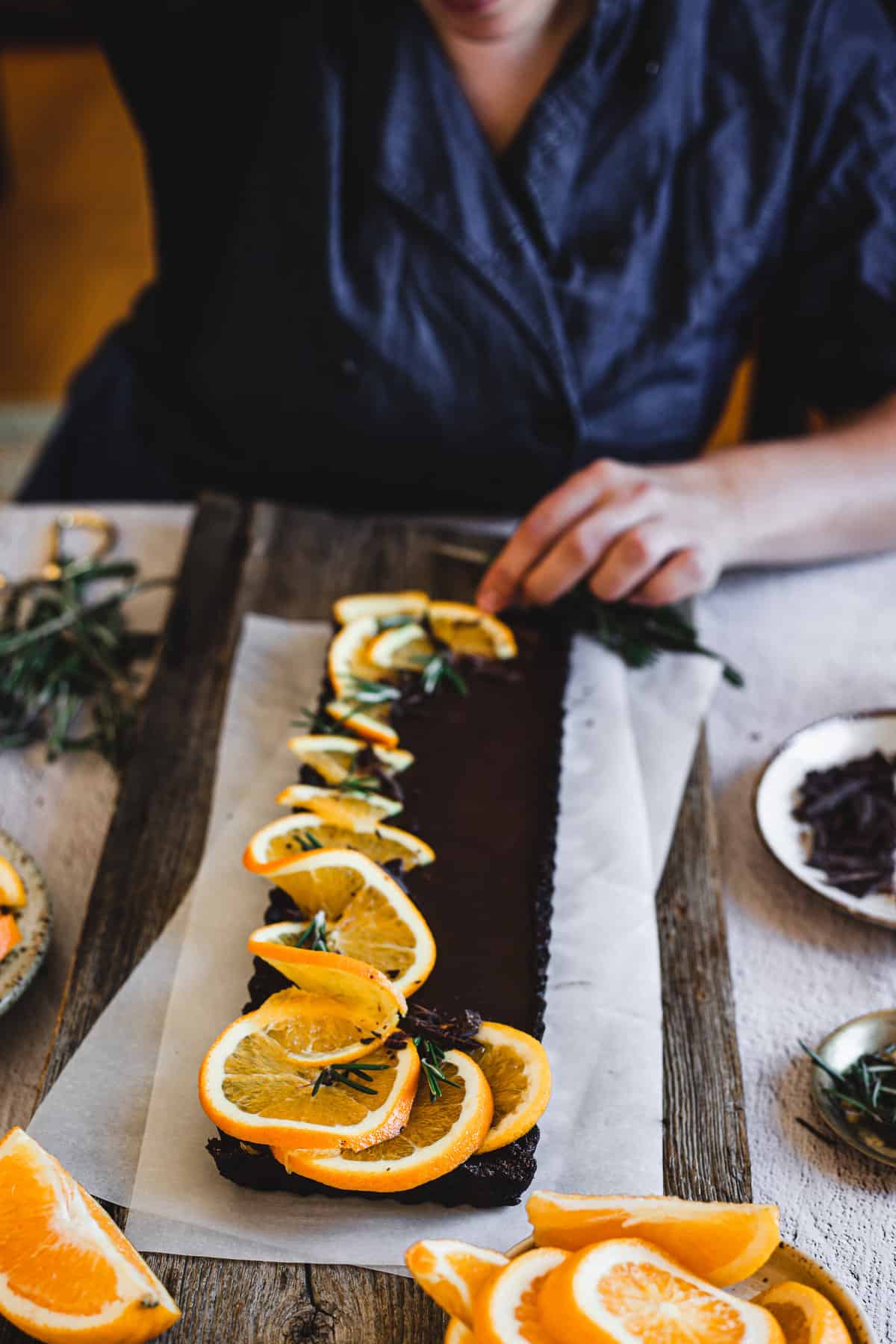 decorating orange chocolate tart
