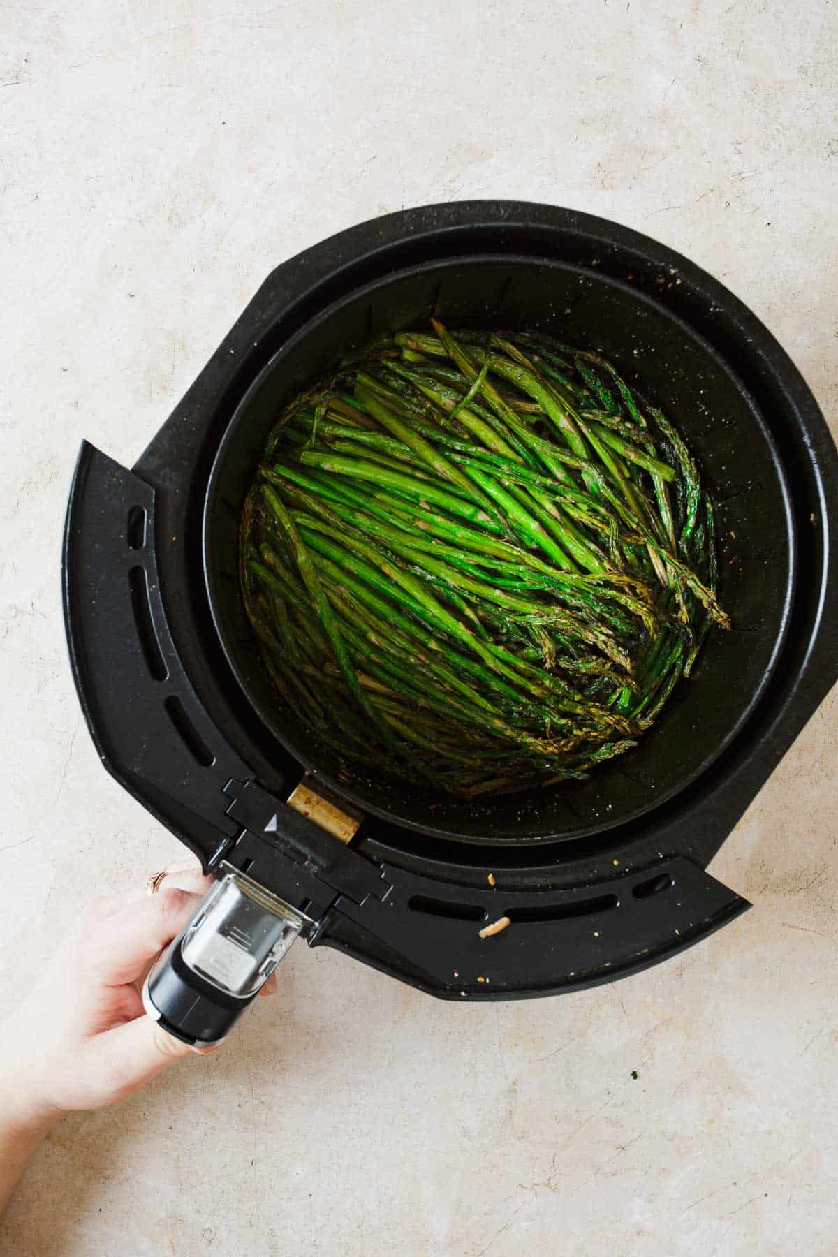 asparagus in air fryer basket