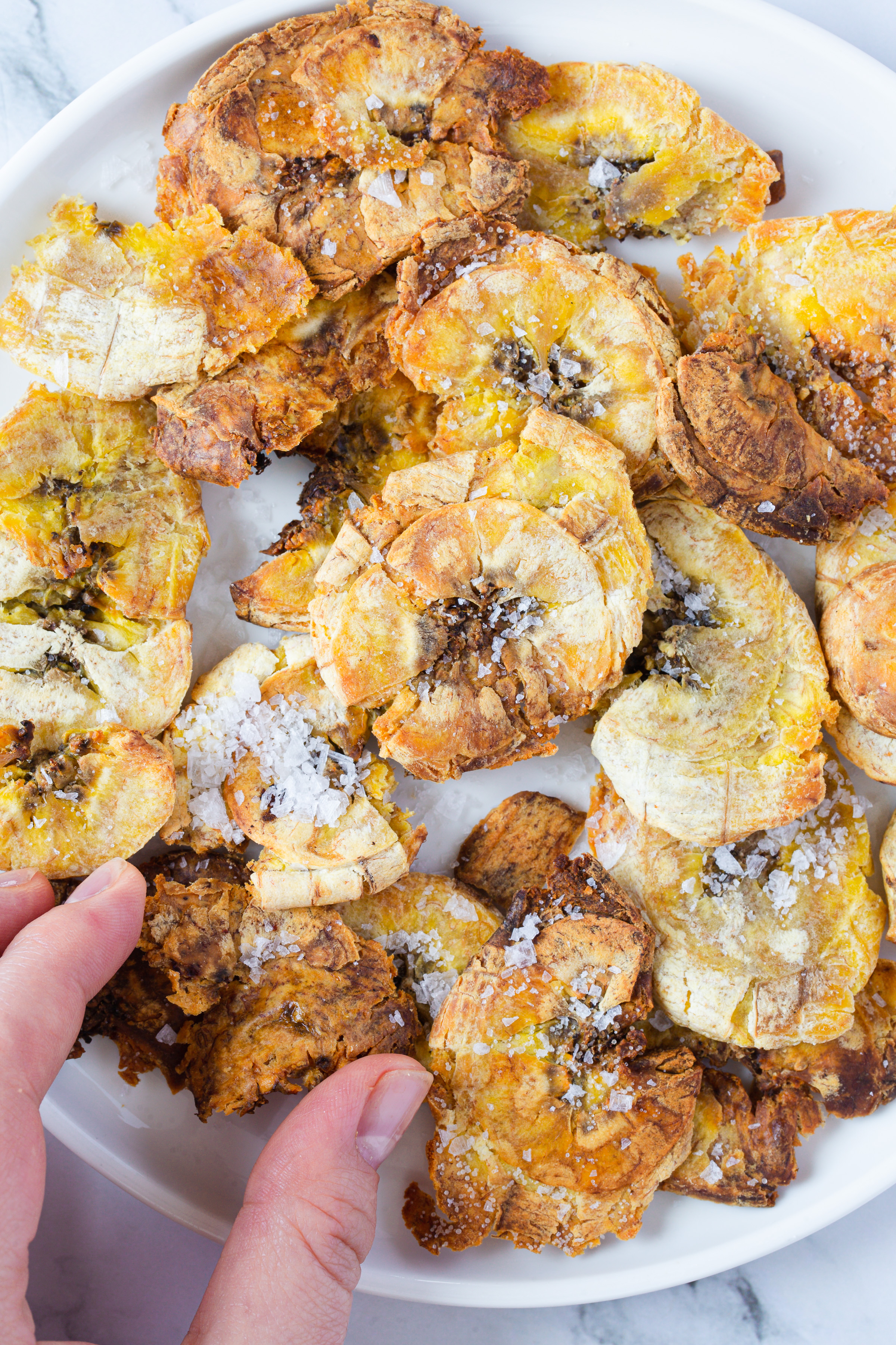 close up on air fryer tostones