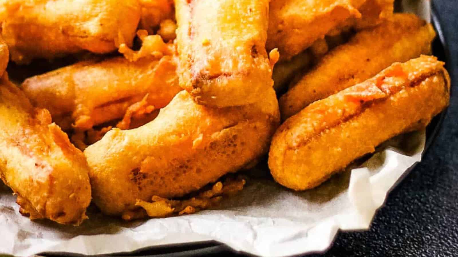 Low angle shot of a pile of paneer pakora.