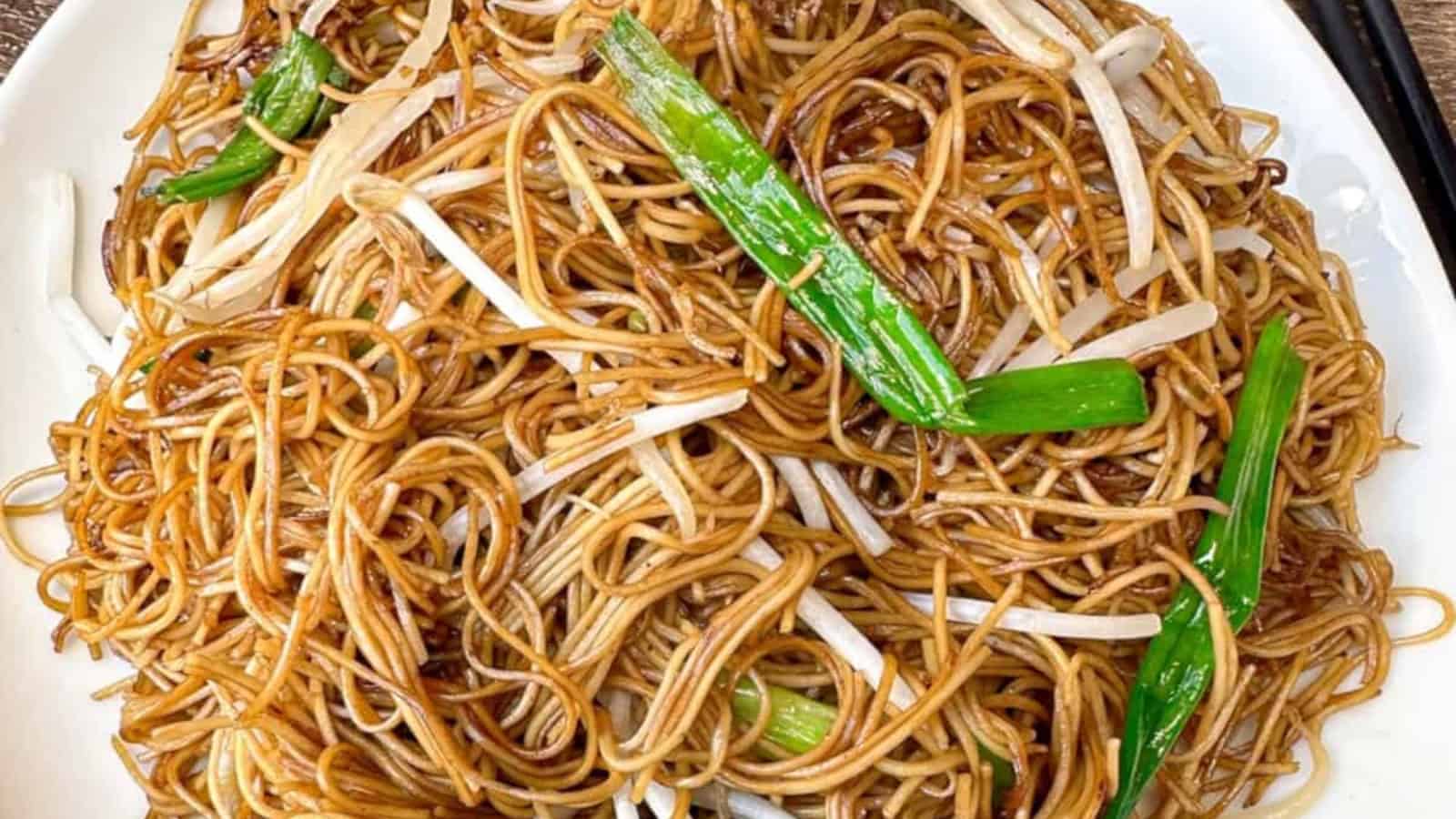 Crispy pan-fried Cantonese noodles with savory sauce, green onions and bean sprout.
